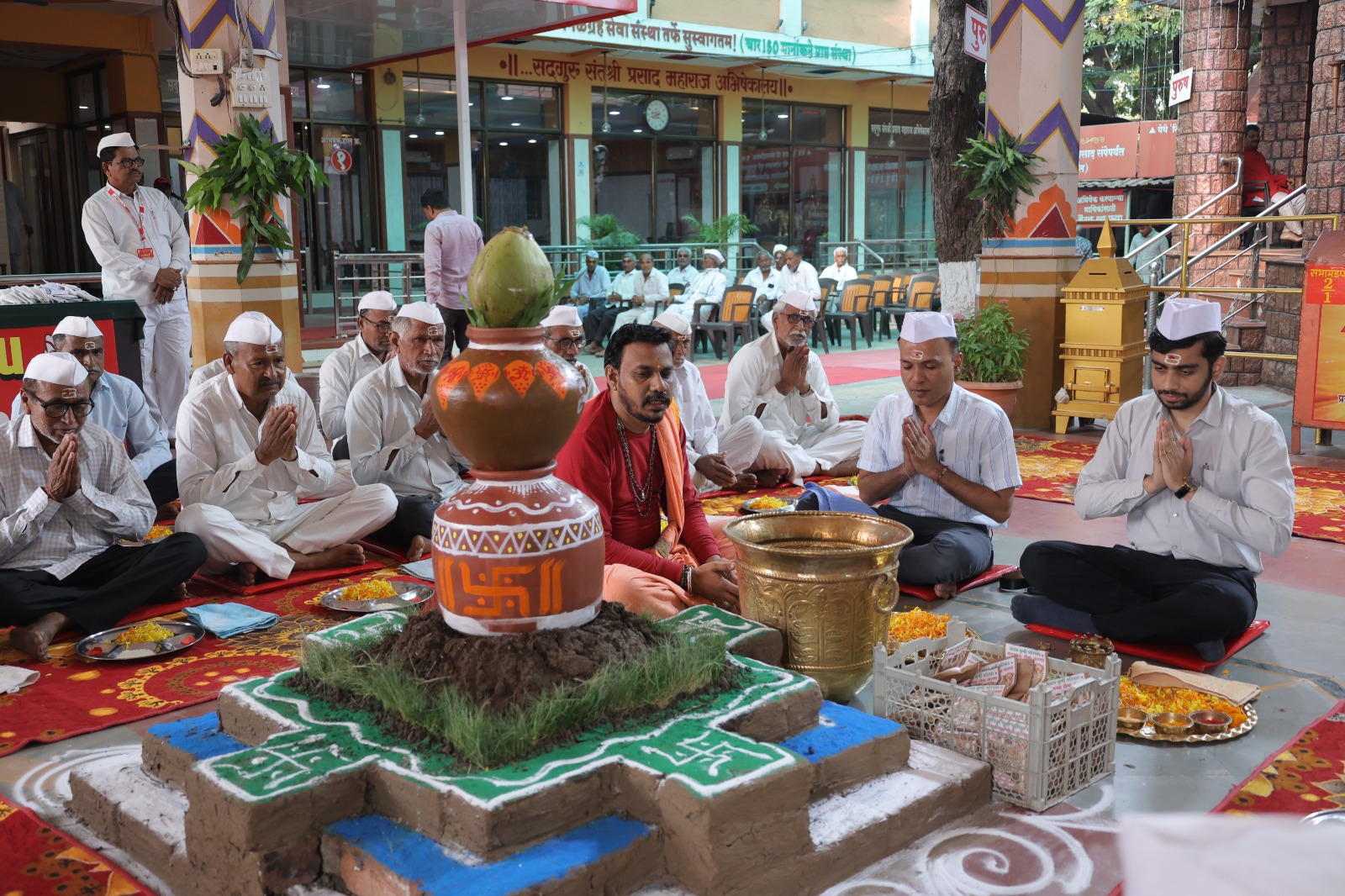 अमळनेरात भूमी सुपोषण अभियानाची भक्तीमय सांगता; शेतकऱ्यांना माती संवर्धनाचा संदेश