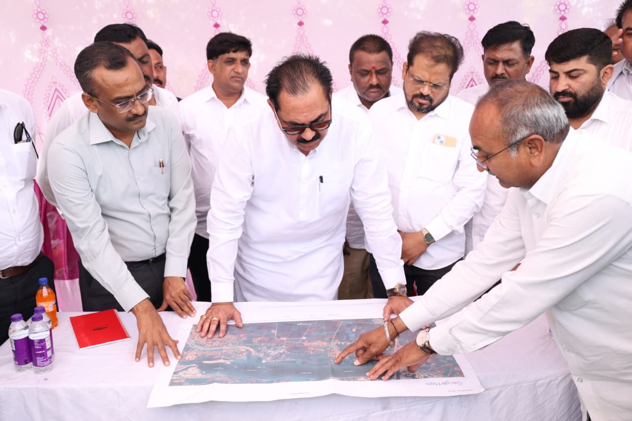 पाडळसरे धरणावरील अमळनेरची १९४.५४ कोटींची २४x७ पाणीपुरवठा योजना प्रगतिपथावर     आमदार अनिल पाटील यांची प्रत्यक्ष पाहणी; नगराध्यक्ष डॉ. परीक्षित बाविस्कर नगरसेवकांसह उपस्थित