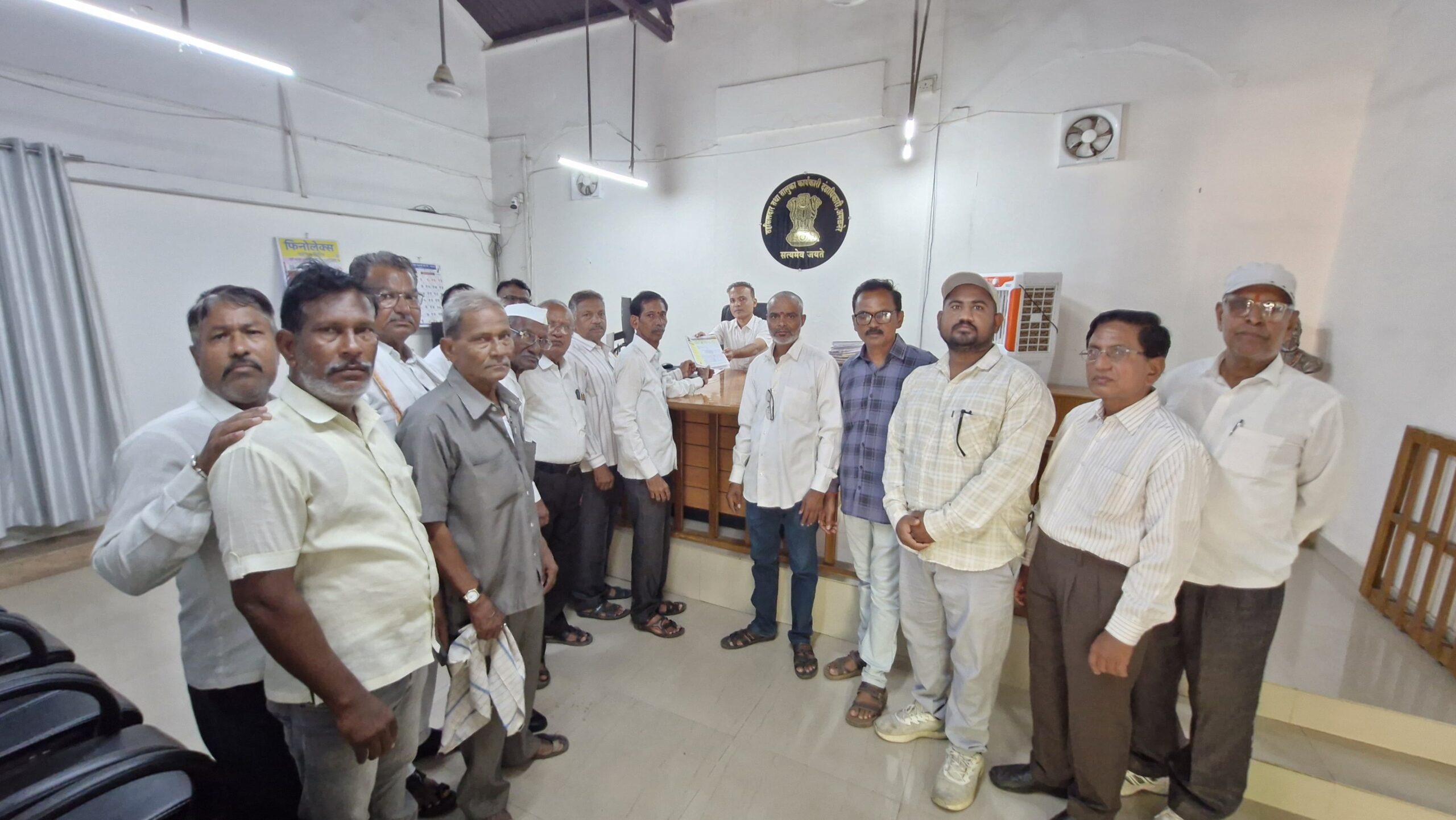 अल्पवयीन मुलीच्या मृत्यूने संतप्त धोबी समाज आक्रमक; दोषींवर कठोर कारवाईसाठी तहसीलदारांना निवेदन..