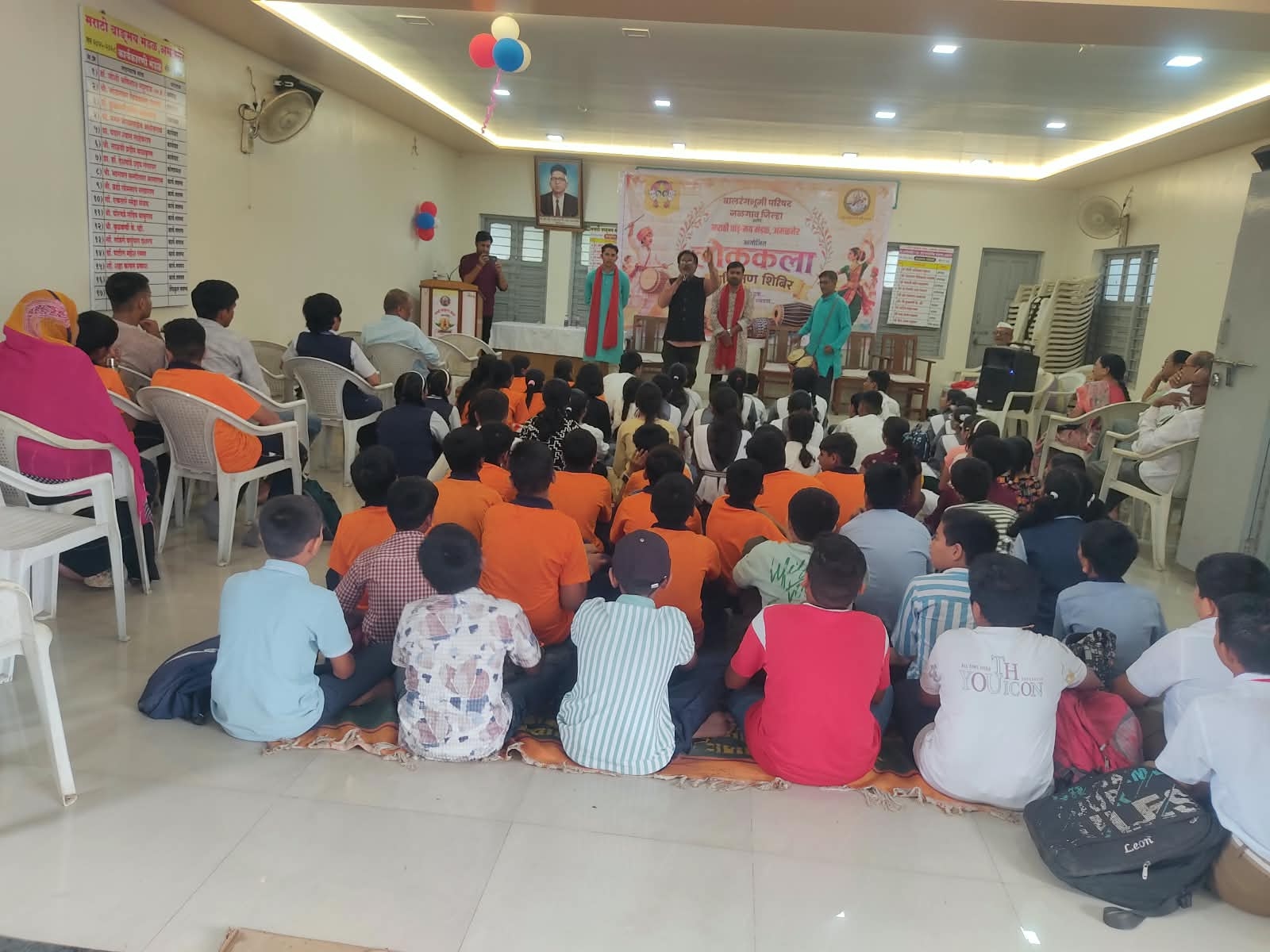 अमळनेरात लोककलेचा जागर; ८५ बालकलाकारांचा उत्स्फूर्त सहभाग  बालप्रतिभेला मिळाले लोककलेचे व्यासपीठ; संस्कृतीचा समृद्ध वारसा नव्या पिढीपर्यंत पोहोचविण्याचा स्तुत्य उपक्रम