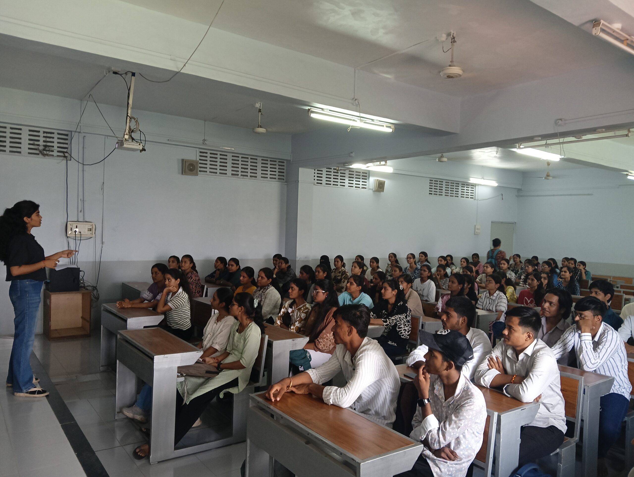 डिजिटल व्यवहार करा, पण सतर्क राहा’; विद्यार्थ्यांना सायबर सुरक्षेचे धडे