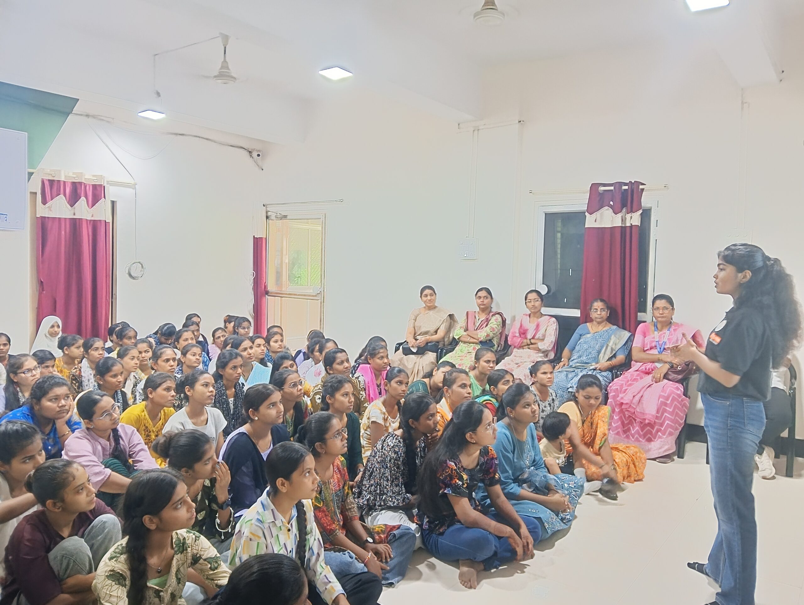 महिला विद्यार्थिनींसाठी सायबर सुरक्षेचे मार्गदर्शन’; इंडस्ट्रियल ट्रेनिंग इन्स्टिट्यूटमध्ये जनजागृती उपक्रम