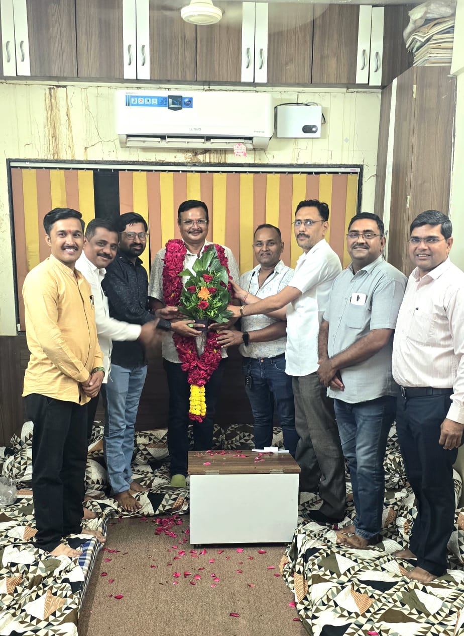 स्वप्नील पाटील यांची जळगाव जिल्हा खाजगी प्राथमिक शाळा कर्मचारी पतसंस्थेच्या चेअरमनपदी निवड